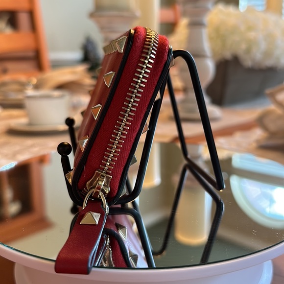 VALENTINO GARAVANI studded wallet! PRISTINE CONDITION! - Picture 4 of 7